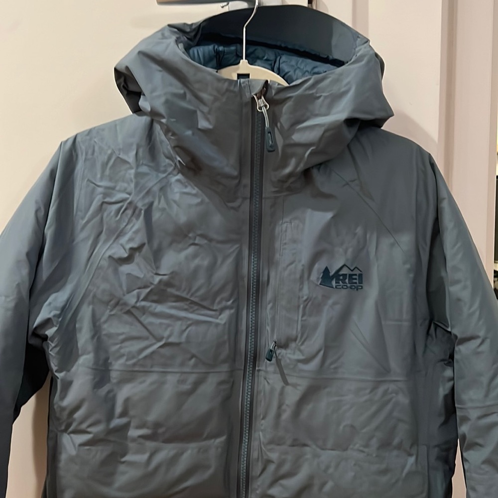 REI stormhenge waterproof jacket 850-fill down. Men’s small.